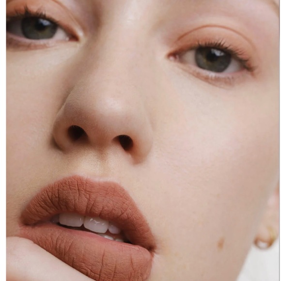 CLE Lip Powder - Picture 3 of 7